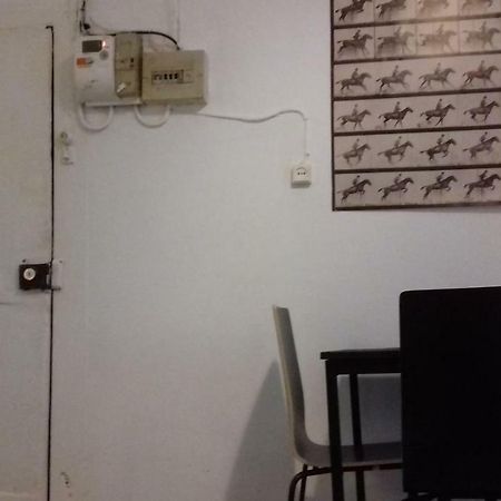 City Center | Chiado Typical Small Flat Lisbon Bagian luar foto