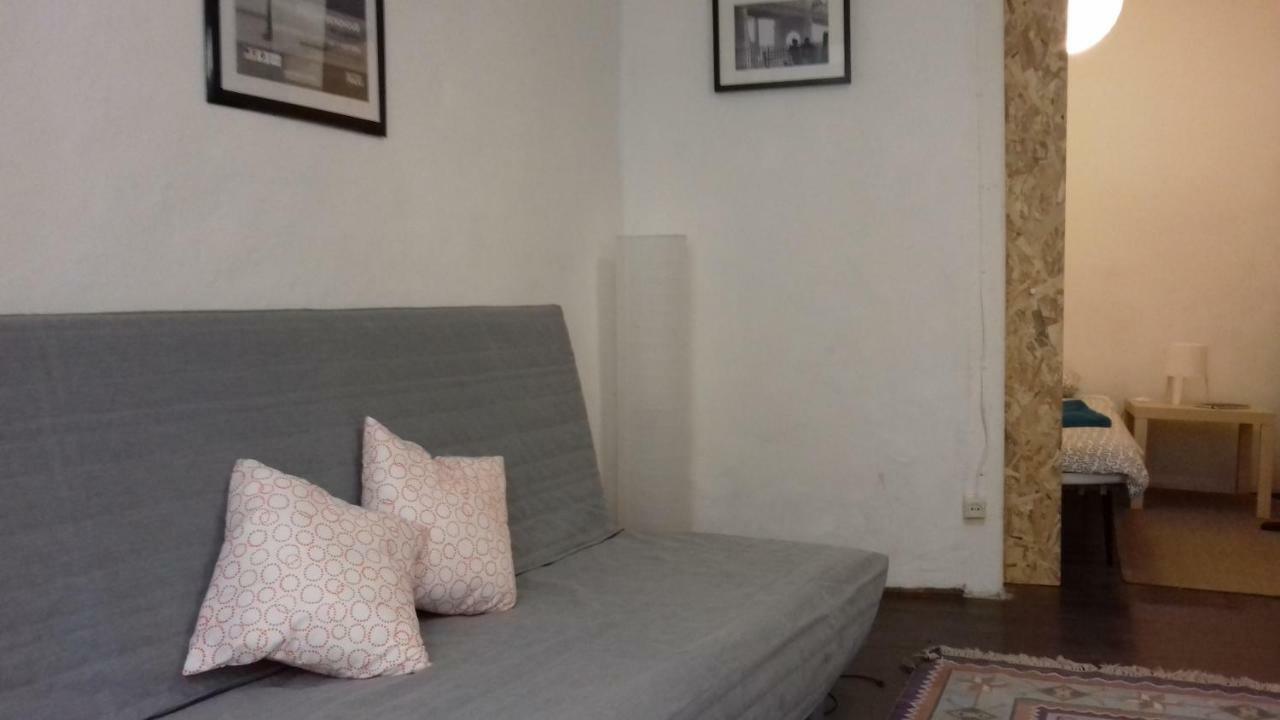 City Center | Chiado Typical Small Flat Lisbon Bagian luar foto