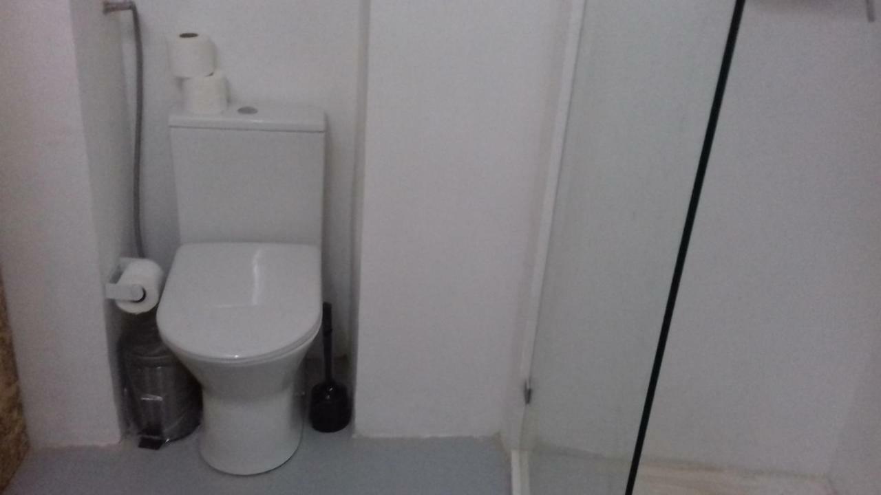City Center | Chiado Typical Small Flat Lisbon Bagian luar foto